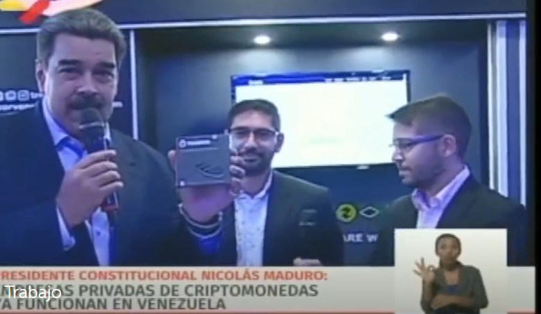 Le Président du Vénézuela, Nicola Maduro, fait la publicité du portefeuille crypto Trezor à la télévision