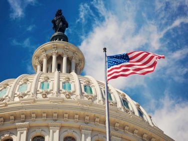 Des membres du congrès américain propose une loi visant à interdire certains stablecoins