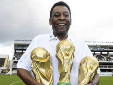 La star mythique du football Pelé lance ses premiers NFT