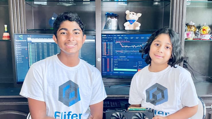 Un frère et une soeur de 14 et 9 ans gagnent 30 000 dollars par mois en faisant du minage de Bitcoin et de cryptomonnaies