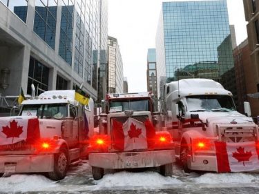 Le convoi de la liberté des camioneurs antivax canadiens a déjà récolté près de 700 000 dollars en Bitcoin (BTC)