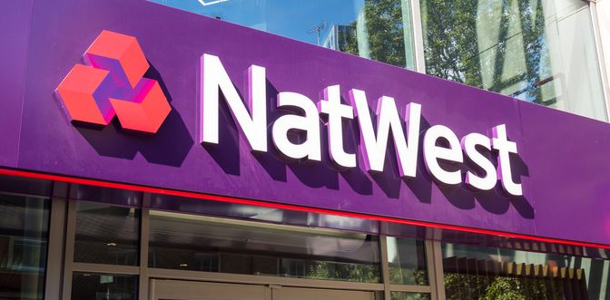 Après la HSBC, la banque anglaise NatWest va elle aussi imposer des restrictions aux clients qui transfèrent de l'argent pour acheter du Bitcoin et des crypto-monnaies