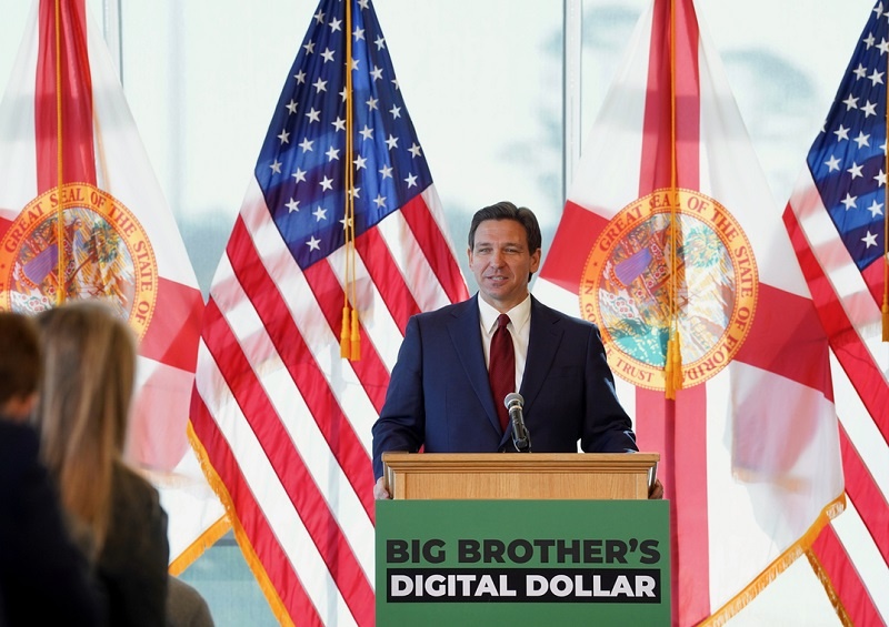 Ron DeSantis, le gouverneur de Floride, veut interdire les monnaies numériques de banques centrales (MNBC)