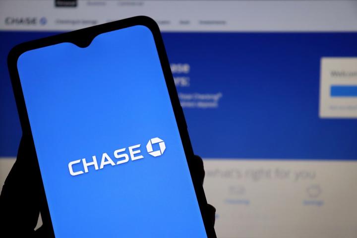Le PDG de Coinbase juge "totalement inappropriée" la décision de la banque Chase qui interdit désormais à ses clients d'acheter du Bitcoin et des cryptomonnaies