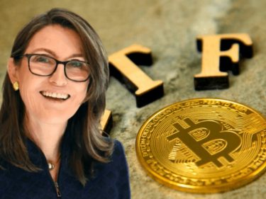Cathie Wood, PDG du fonds ARK Invest, confirme qu'il y a un changement d'attitude au sein de la SEC à l'égard des demandes d'ETF Bitcoin (BTC) spot