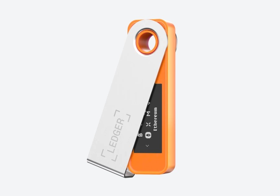 Jusqu’au 31 octobre 2023, Ledger vous offre 30% de réduction sur l'achat d'un crypto wallet Ledger Nano S Plus Orange BTC