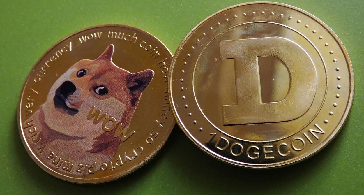 Grayscale cite le Dogecoin comme un potentiel futur produit d'investissement, cours DOGE en hausse